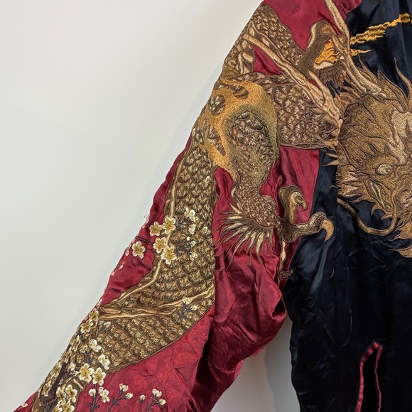 Black and Gold reversible Dragon Embroidered Jacket size L - Picture 8 of 14